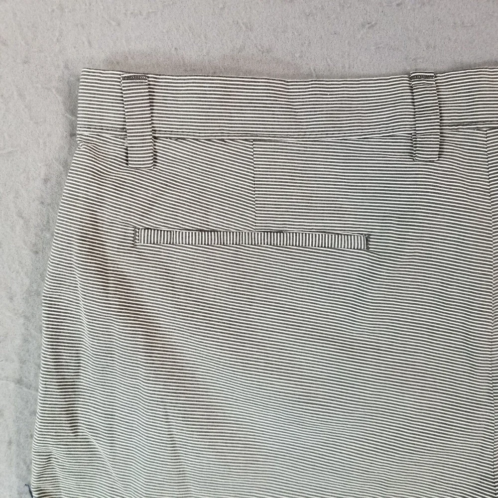 Banana Republic City short shorts men's 38 x 10 white striped cotton Bermuda NEW